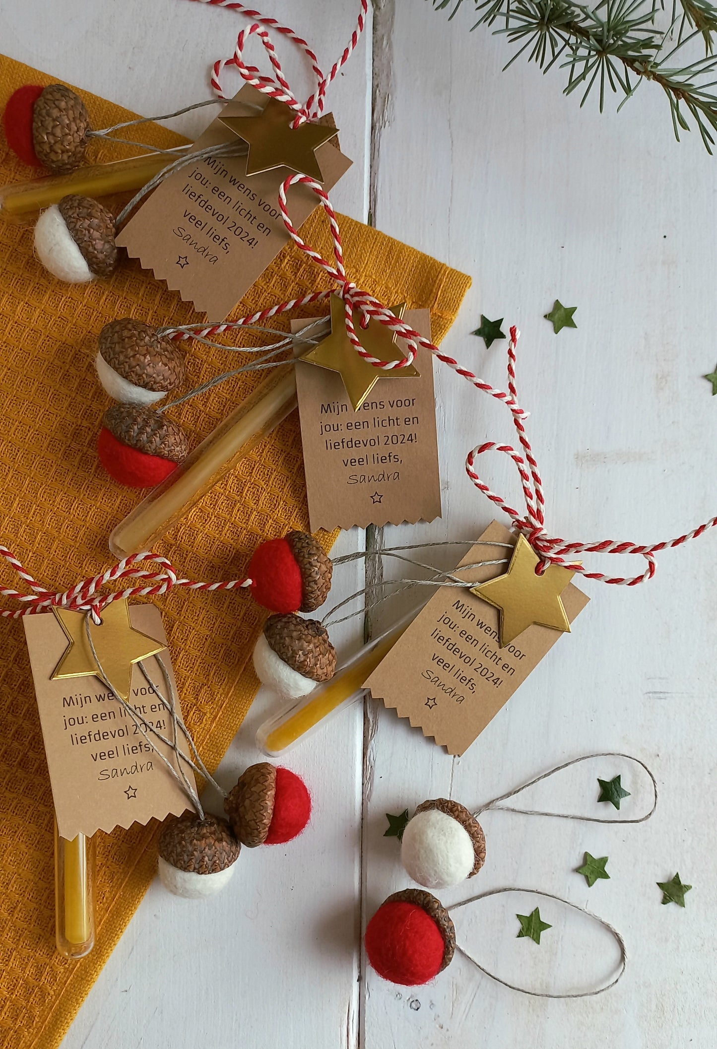 gevilte kerstboom hangertjes en bijenwas kaarsjes