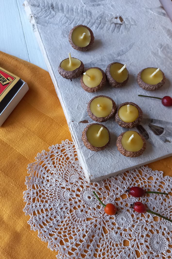 Kabouter drijf kaarsjes van bijenwas