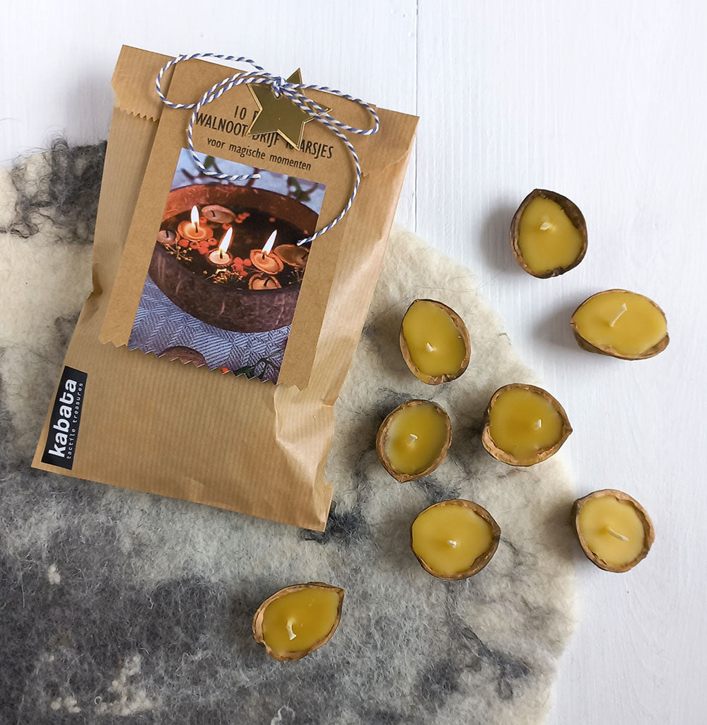 bijenwas drijf kaarsjes in walnoot doppen in verpakking van 10 stuks