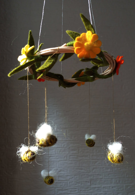 Zomerse bijen mobile